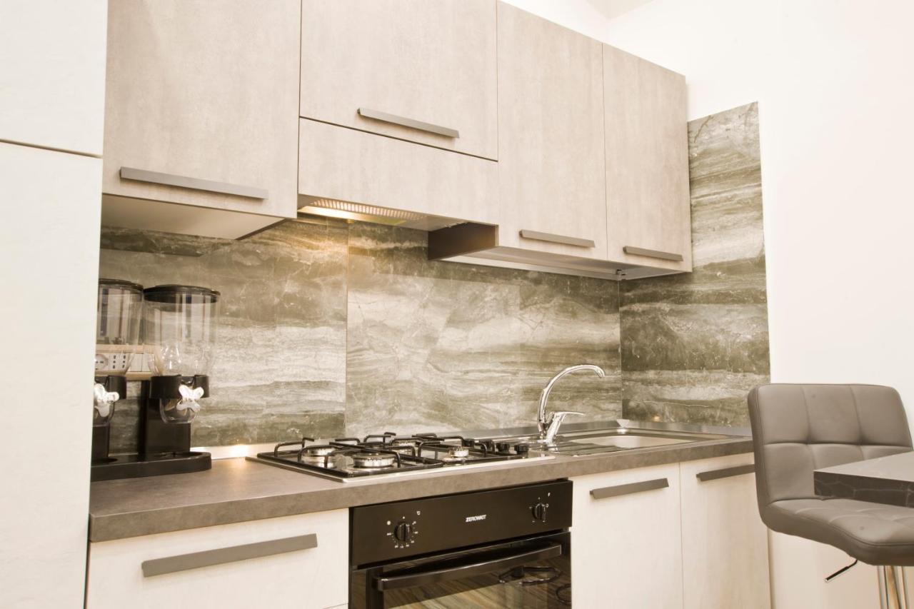 Suite Napoli Sotterranea Con Vasca Idromassaggio Nápoles Exterior foto