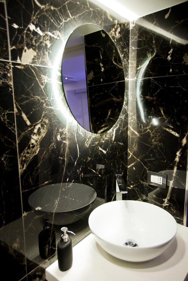 Suite Napoli Sotterranea Con Vasca Idromassaggio Nápoles Exterior foto