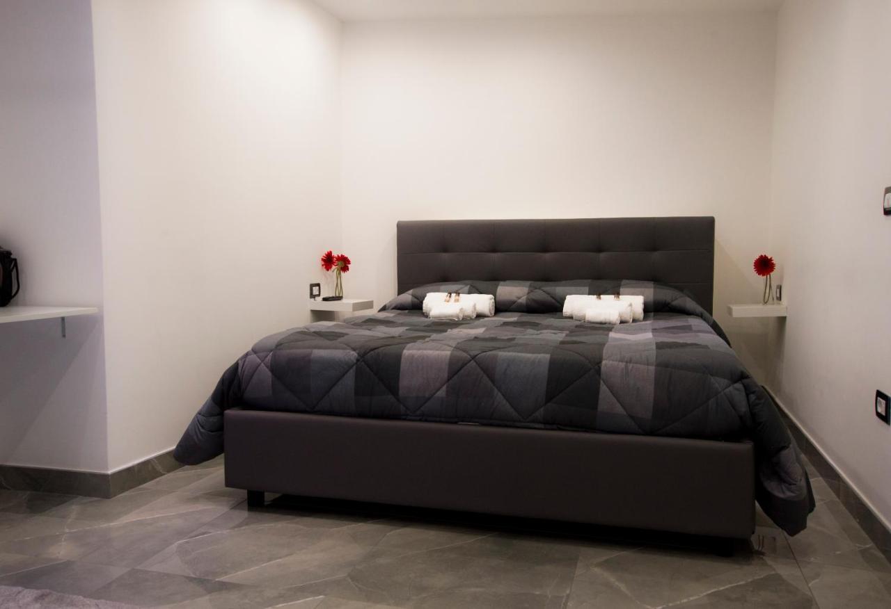 Suite Napoli Sotterranea Con Vasca Idromassaggio Nápoles Exterior foto