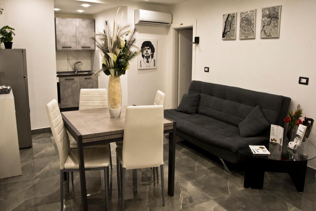 Suite Napoli Sotterranea Con Vasca Idromassaggio Nápoles Exterior foto